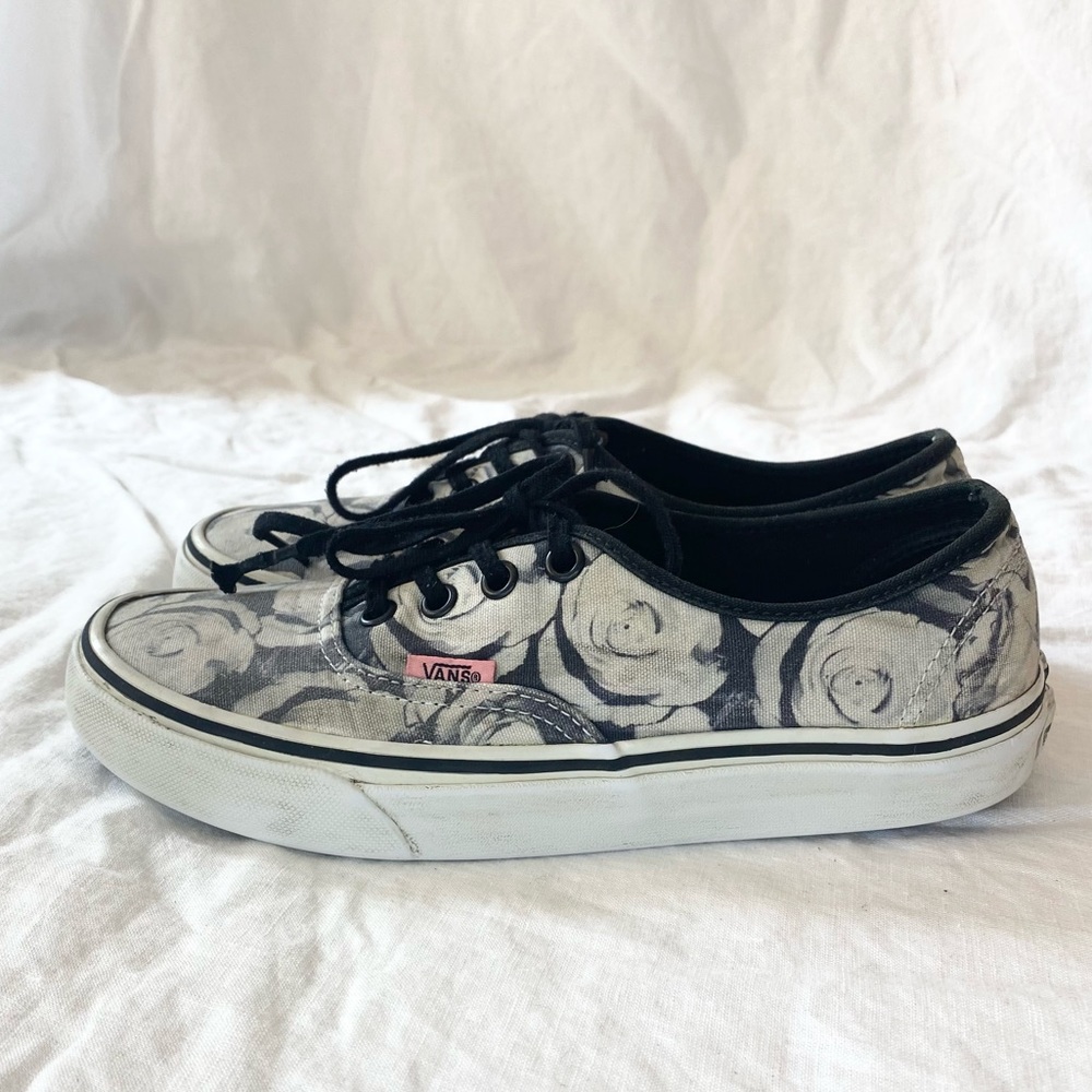 Vans Authentic In Digi Roses In Black - Picture 7 of 16